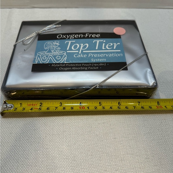 NEW Top Tier Cake Preservation System Oxygen-Free - Sealed Box (19 x 28 inches) - Picture 5 of 7